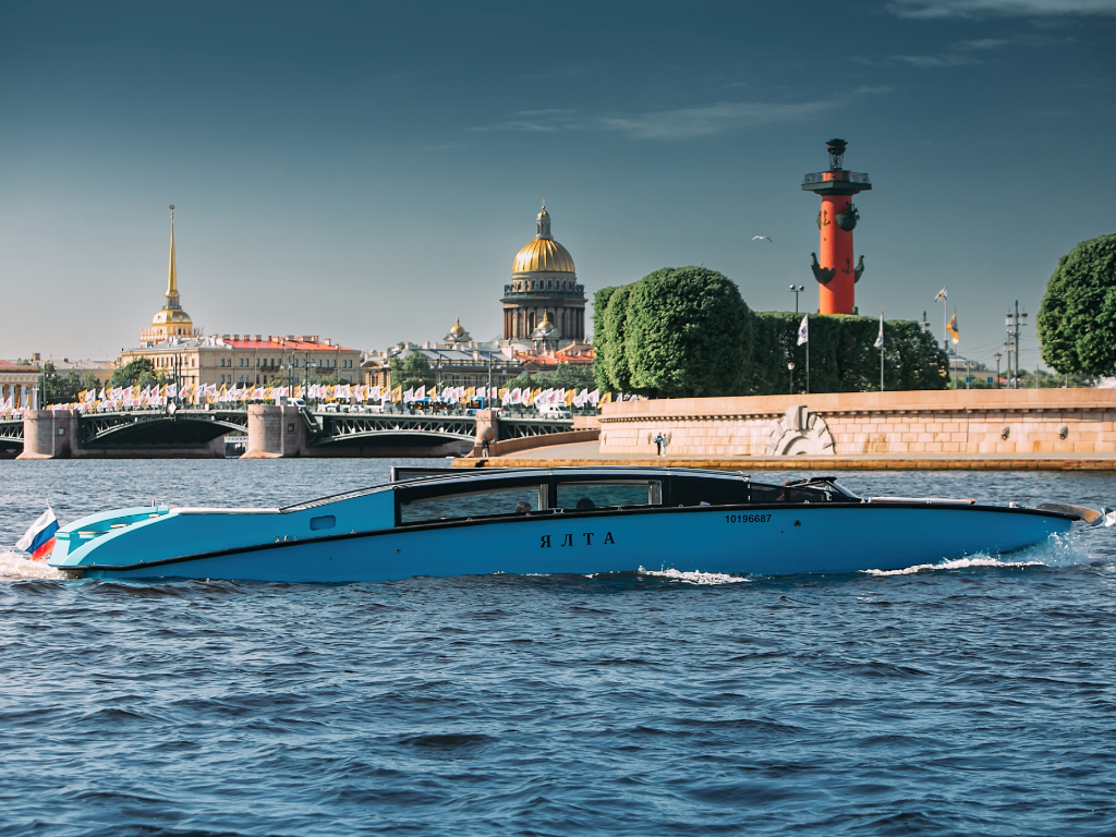 По волнам Петра града